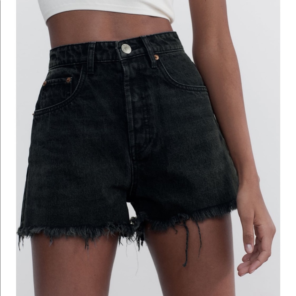 Zara Frayed Hi Rise Denim Shorts
